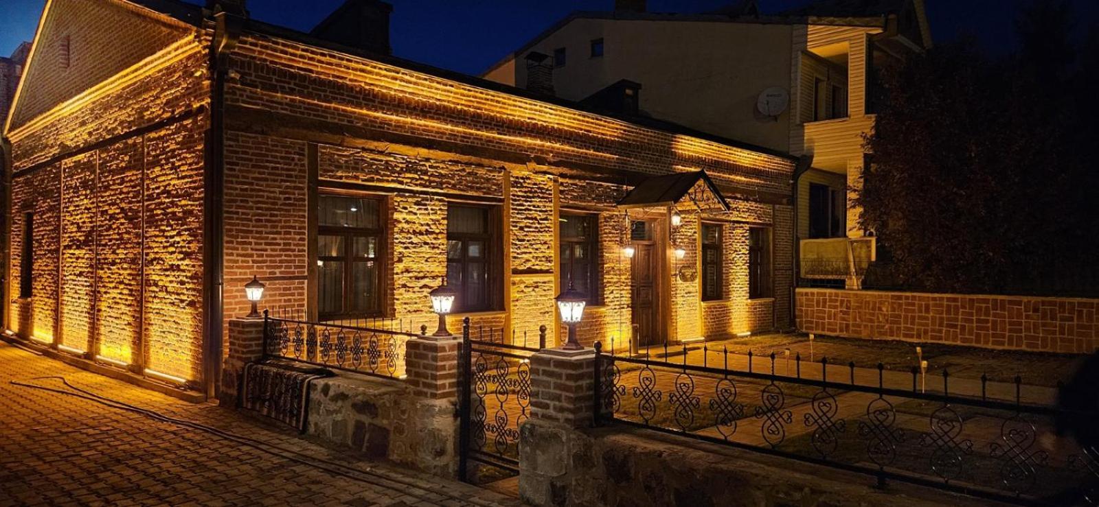 Mihman Konak Hotel Kars Esterno foto