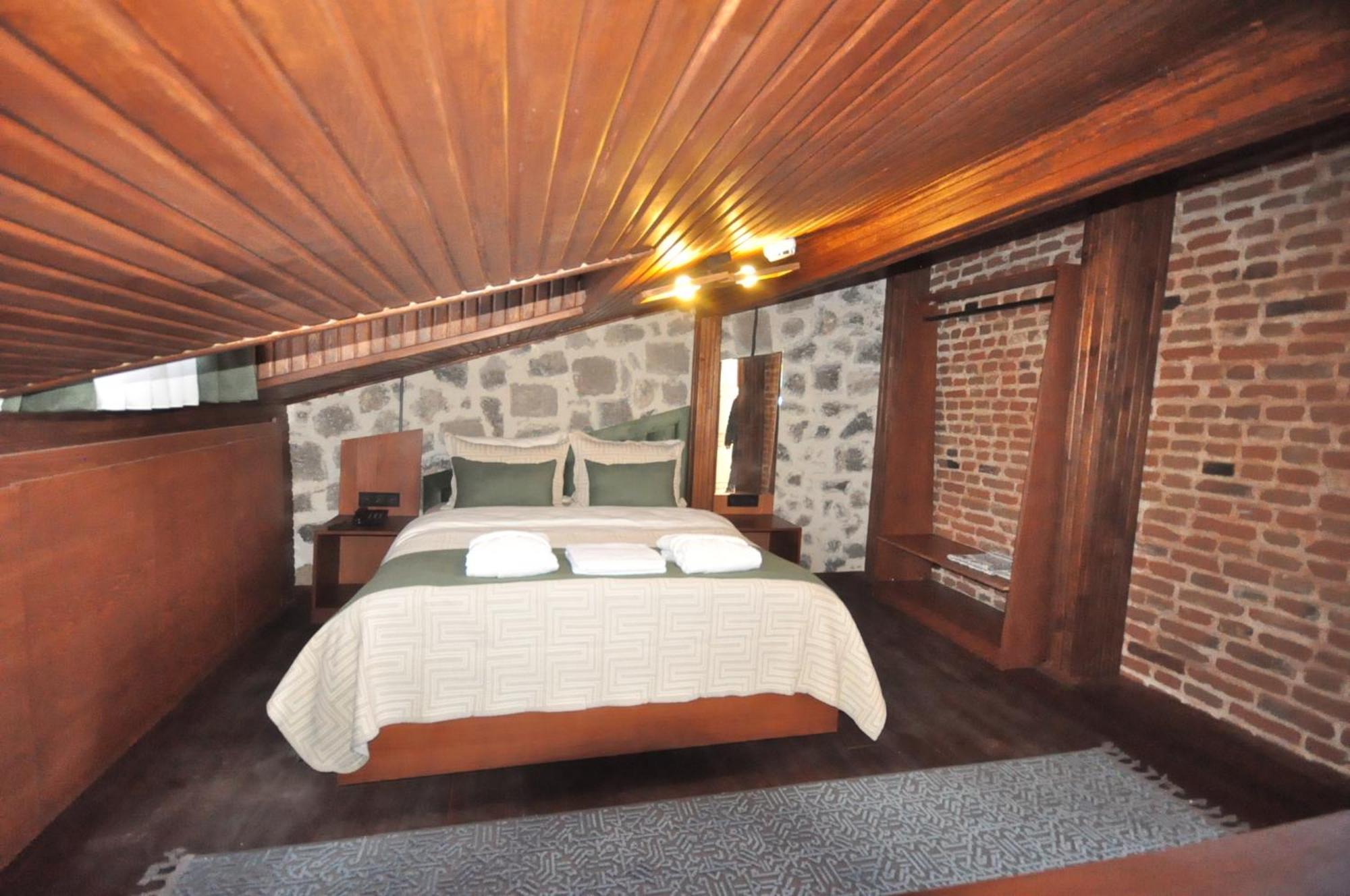 Mihman Konak Hotel Kars Esterno foto